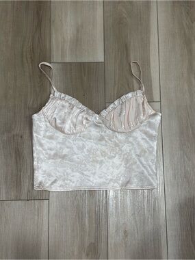 La Hearts Ivory Satin Lace-Texture Cropped Cami